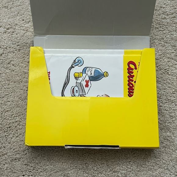 Curious George Phonics 12 books set - Picture 6 of 8